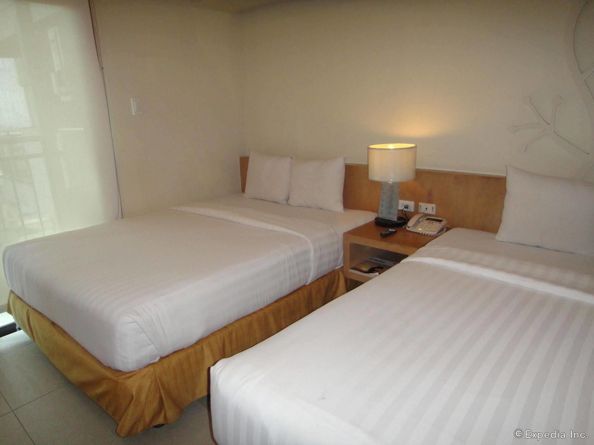 City Suites Ramos Tower Cebú Exterior foto