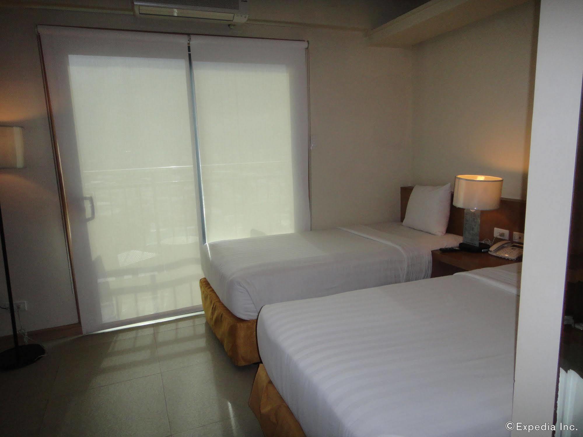City Suites Ramos Tower Cebú Exterior foto