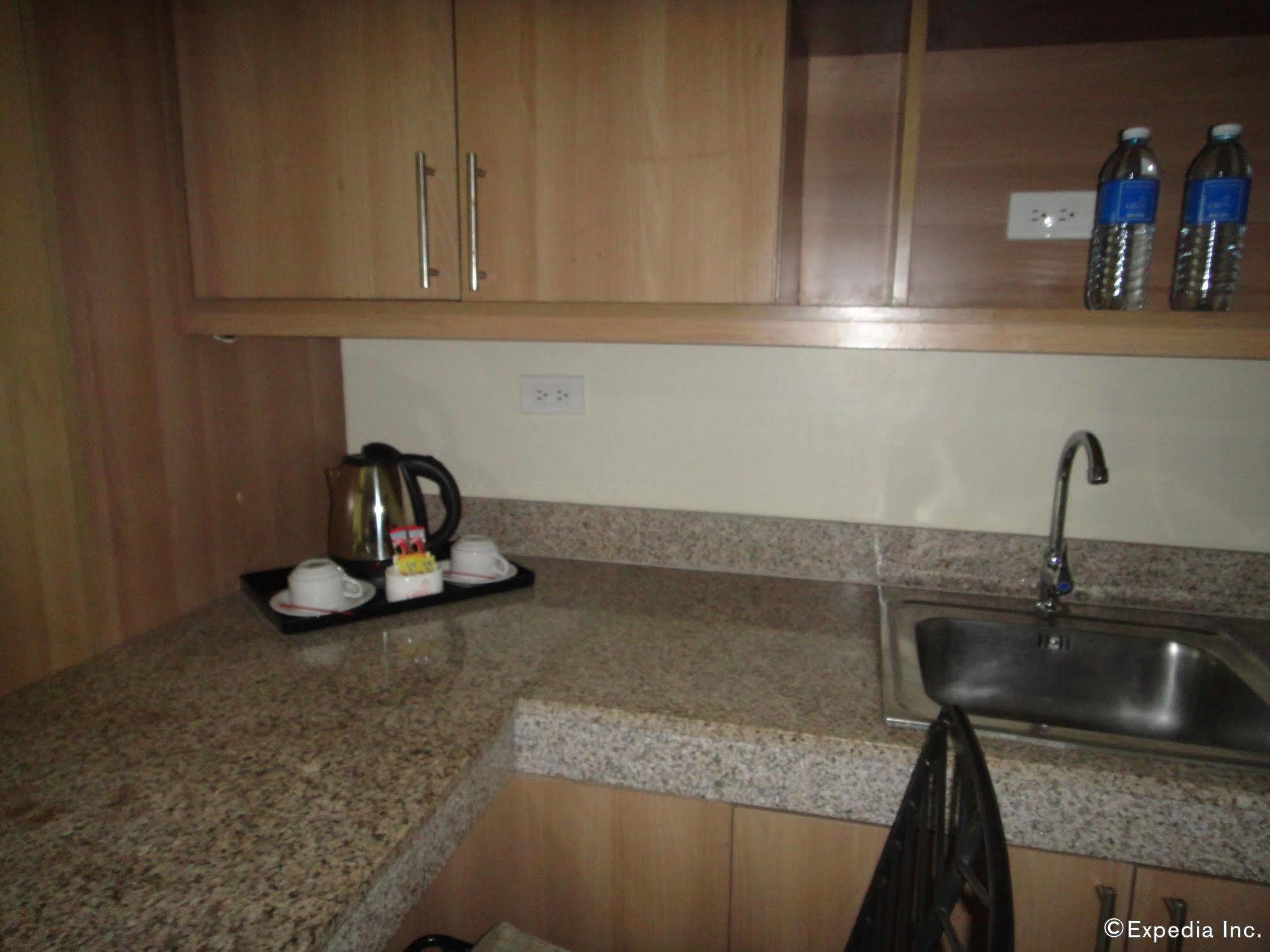 City Suites Ramos Tower Cebú Exterior foto