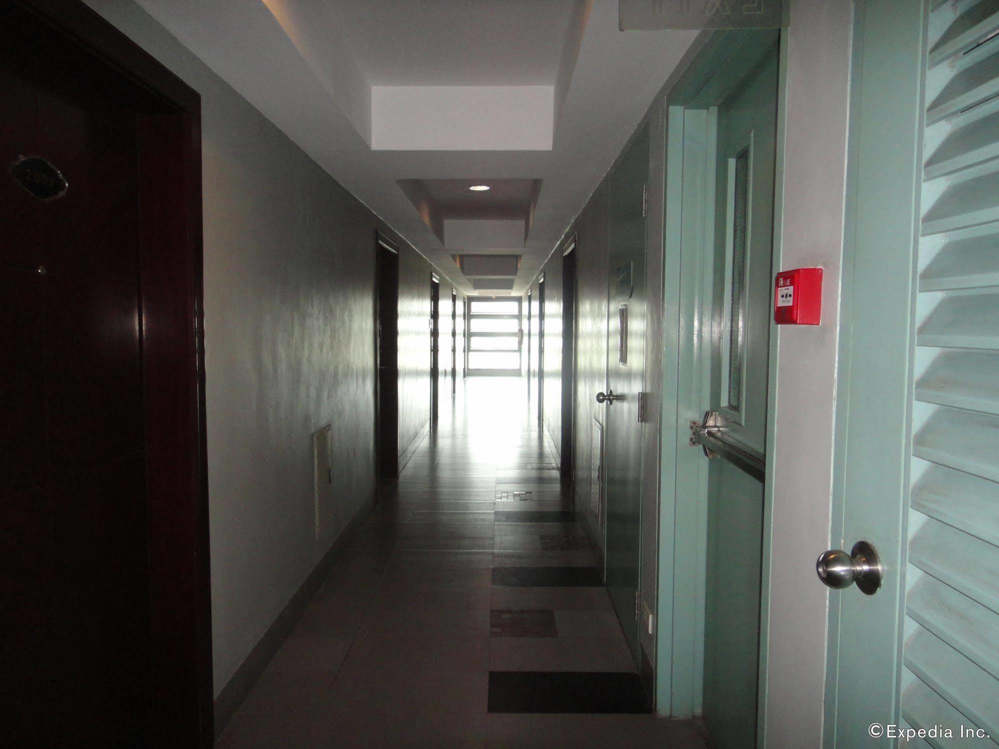 City Suites Ramos Tower Cebú Exterior foto